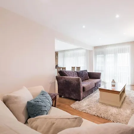 Belcanto 2 Bedroom Near The Opera House * Варна