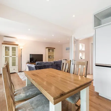 Апартамент Belcanto 2 Bedroom Near The Opera House *